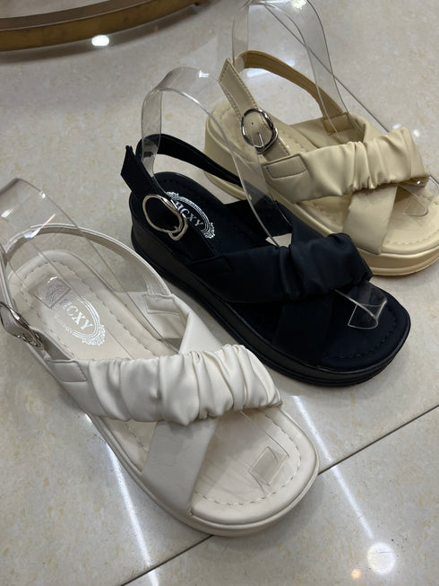 Spring Chic Cross Strap Buckle Sandals